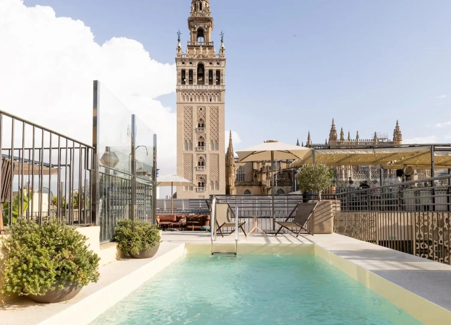 EME Catedral Mercer Hotel location