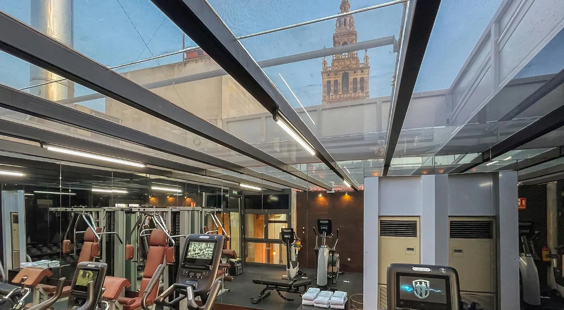 Eme Catedral Mercer Hotel Seville 5*,